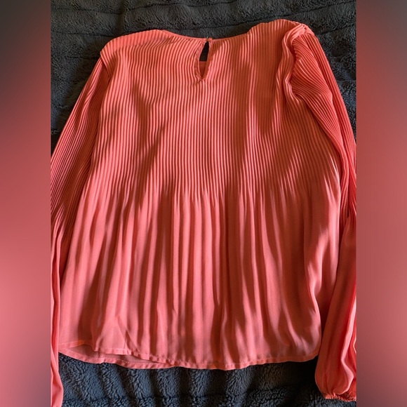 2 for $20 🌸 Joe Fresh Chiffon Top - Picture 2 of 4